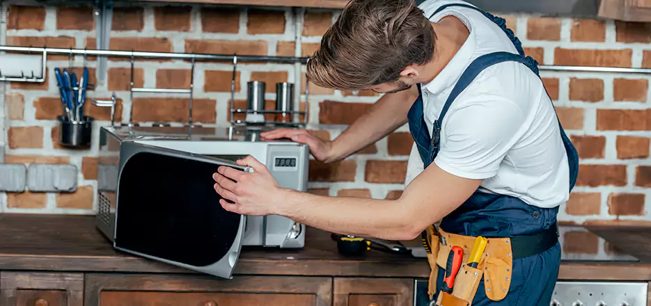 In-Home Microwave Repair in Greenwich